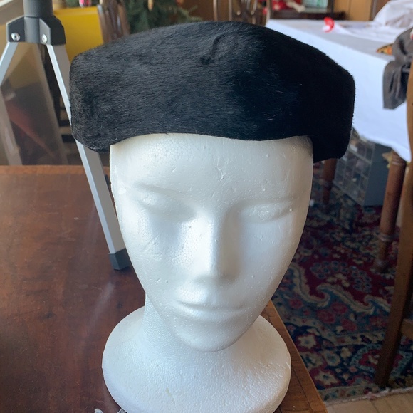 Christian Dior (1960s) Marc Bohan Fur Pillbox? Hat - Picture 3 of 12